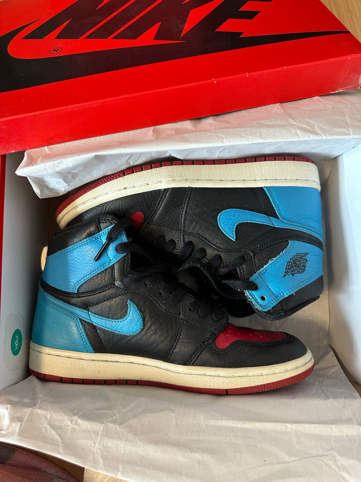 Nike Air Jordan 1 High OG - Zwart, Rood, Blauw, Ophalen of Verzenden, Zo goed als nieuw, Zwart, Sneakers of Gympen