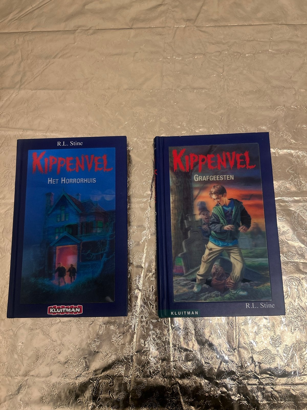 Kippenvel boeken: Het Horrorhuis & Grafgeesten (R.L. Stine), Ophalen, Gelezen