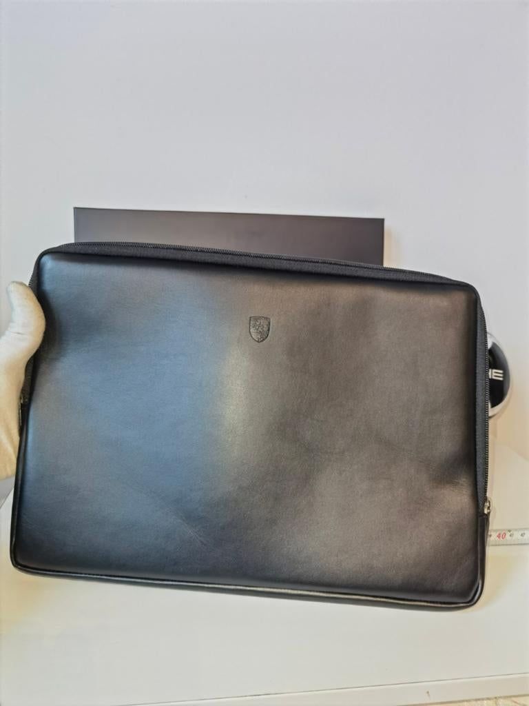 Origineel porsche lederen laptop hoes / laptop sleeve.

Gesc, Computers en Software, Laptophoezen, Ophalen of Verzenden, 13 inch