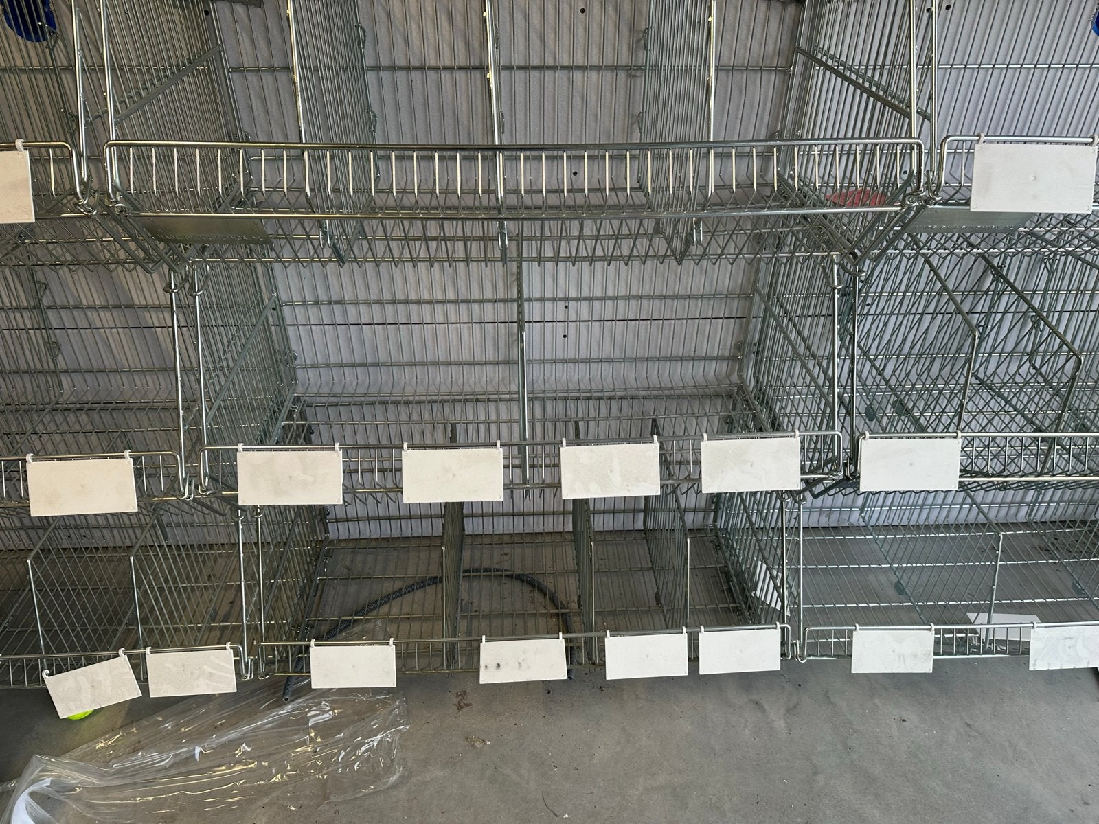 Metalen draadmanden voor opslag of display, Ophalen