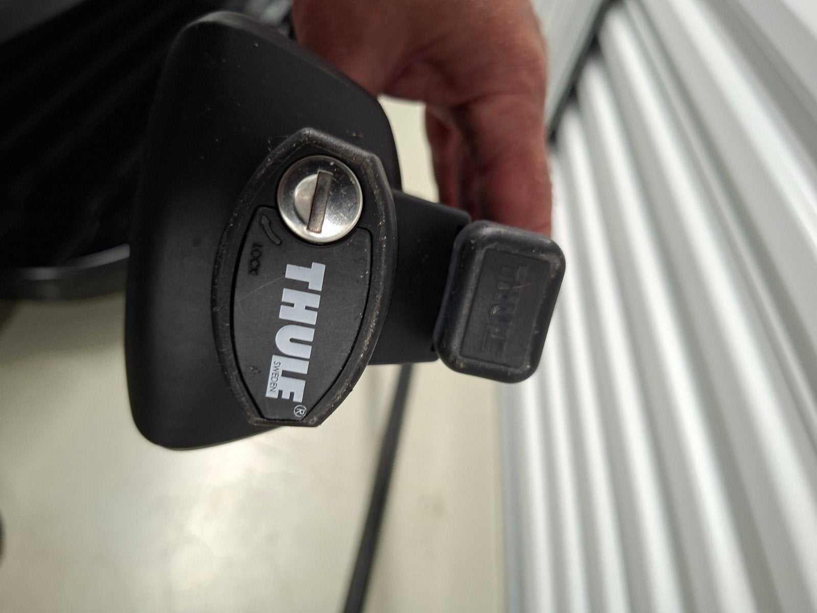 Thule Pacific M (200) Dakkoffer - Antraciet/Zwart, Auto diversen, Ophalen, Zo goed als nieuw