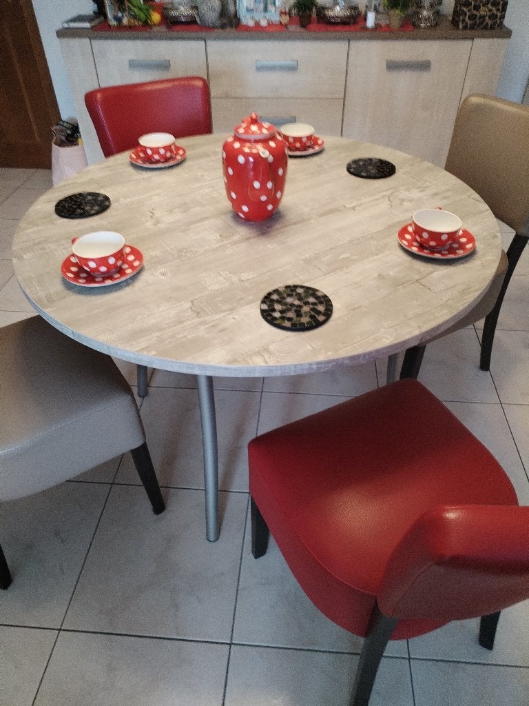 ronde keukentafel met 4 stoelen, Ophalen, Zo goed als nieuw