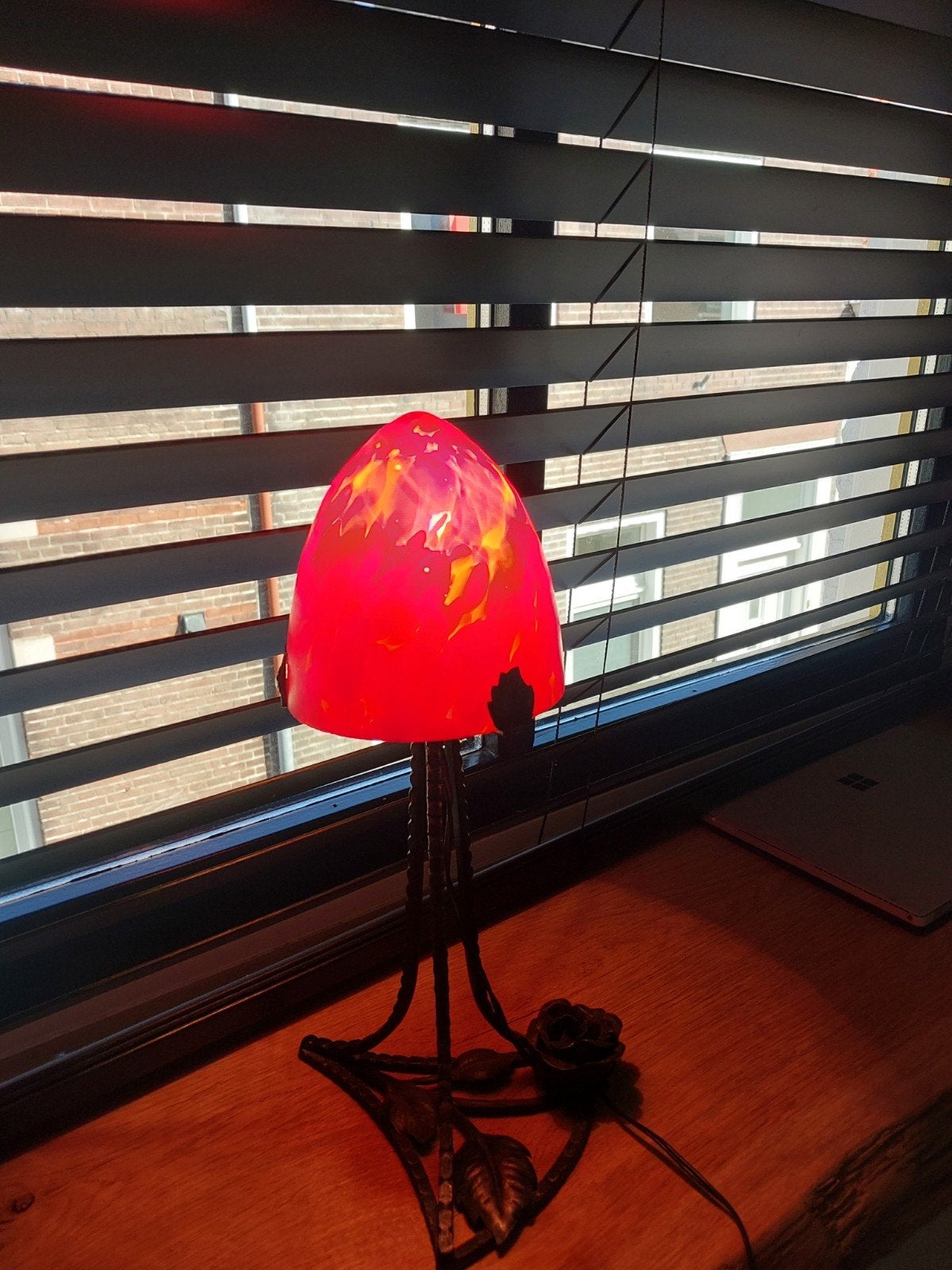 Art Nouveau Tafellamp met Rood-Geel Glas, Ophalen