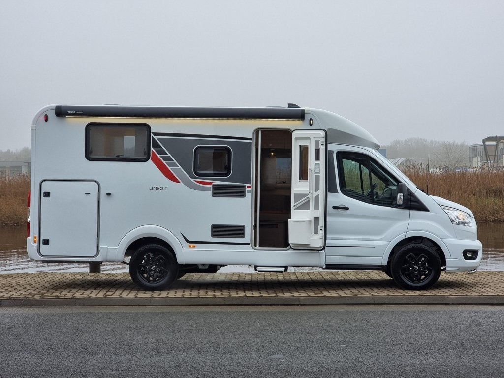 Bürstner Lineo T 620 G - Winterpakket, Caravans en Kamperen, Automaat, Standaard zit, Ringverwarming, Ford