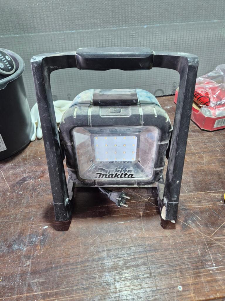 Makita Accu Lamp DML805 14.4V/18V - Werklamp, Ophalen of Verzenden, Gebruikt, Minder dan 50 watt, Lamp