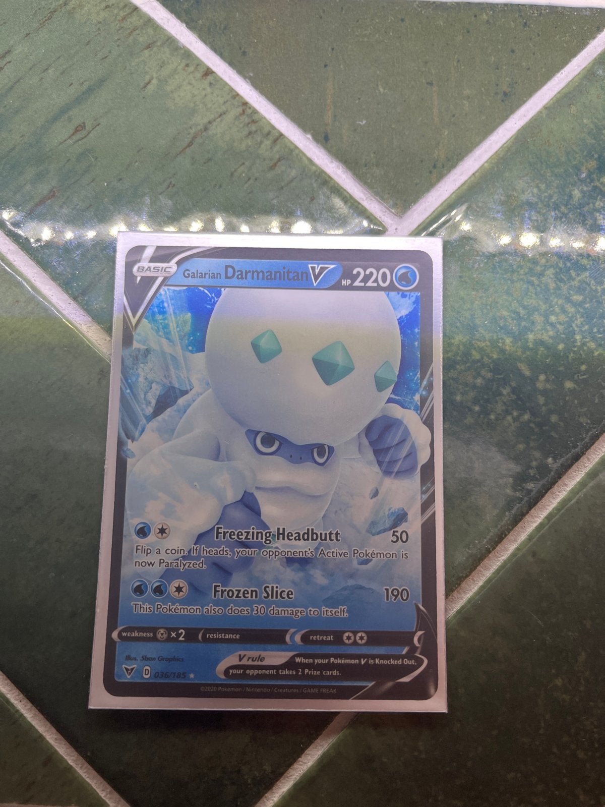 Pokémon Kaart: Galarian Darmanitan V (036/185), Ophalen of Verzenden, Zo goed als nieuw, Losse kaart