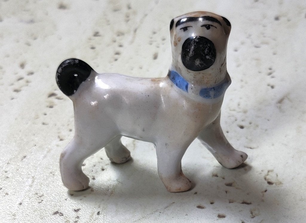 Klein porsdselein figuur van hond In prima staat, Verzamelen, Beelden en Beeldjes, Ophalen of Verzenden, Zo goed als nieuw, Dier