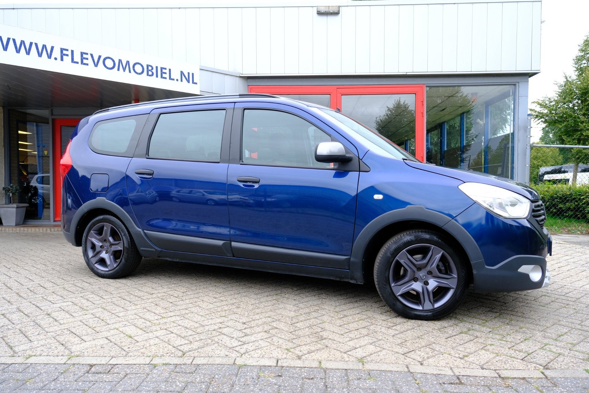 Dacia Lodgy 1.2 TCe Série Limitée Stepway Navi|Airco|Cruis, Auto's, Voorwielaandrijving, Gebruikt, Euro 6, Origineel Nederlands