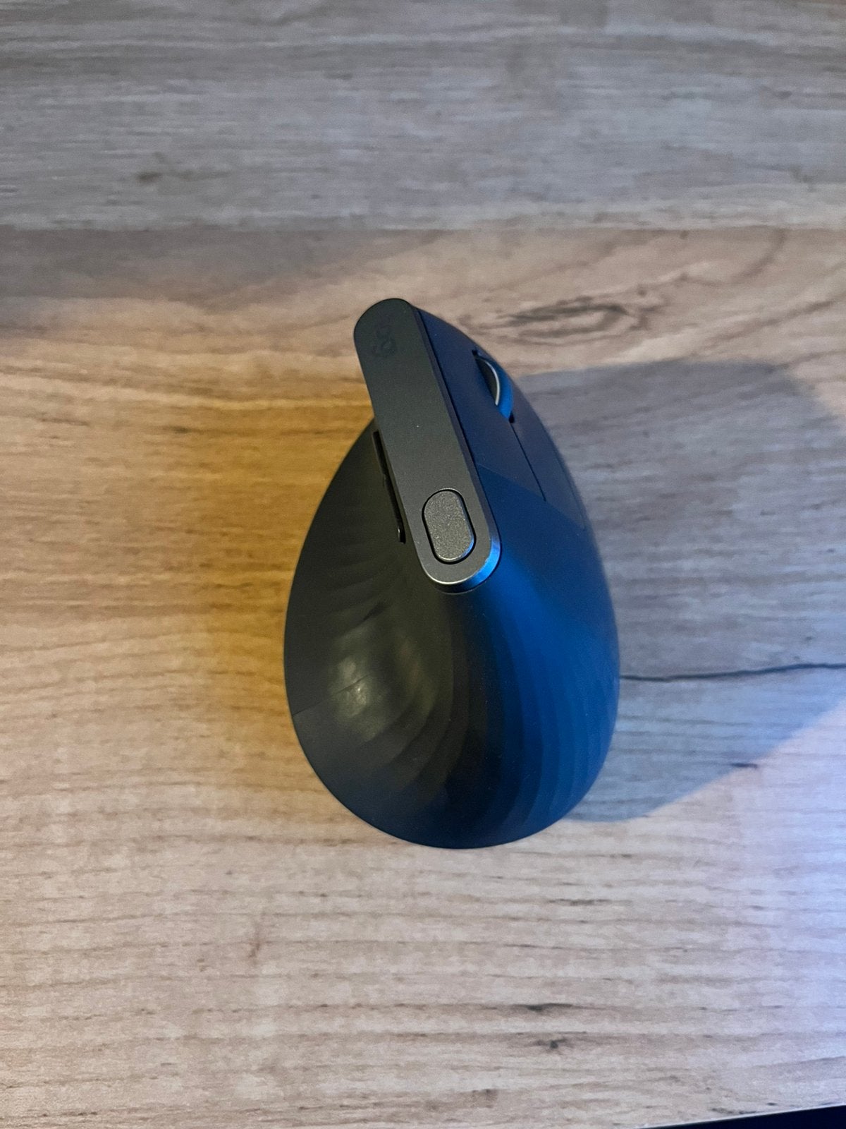 Logitech MX Verticale Ergonomische Muis (Rechtshandig), Computers en Software, Muizen, Ophalen, Rechtshandig, Muis, Gebruikt