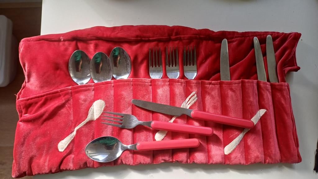 Hema bestekset voor 4 personen in opbergzak, Ophalen of Verzenden, Gebruikt, Rvs of Chroom, Bestekset