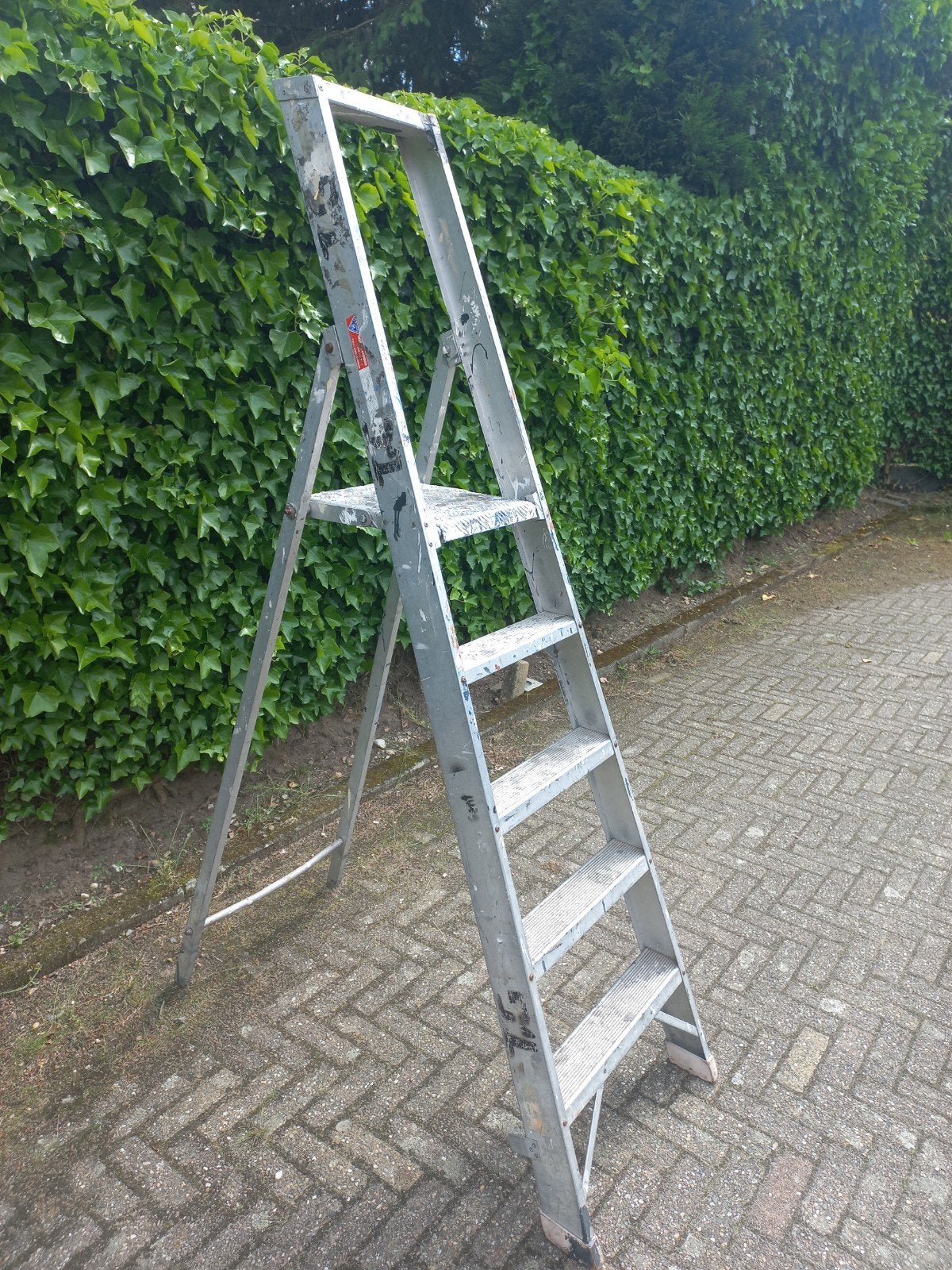 Stevige aluminium keukentrap, 5 treden, 120 cm plateau, Ophalen, Gebruikt