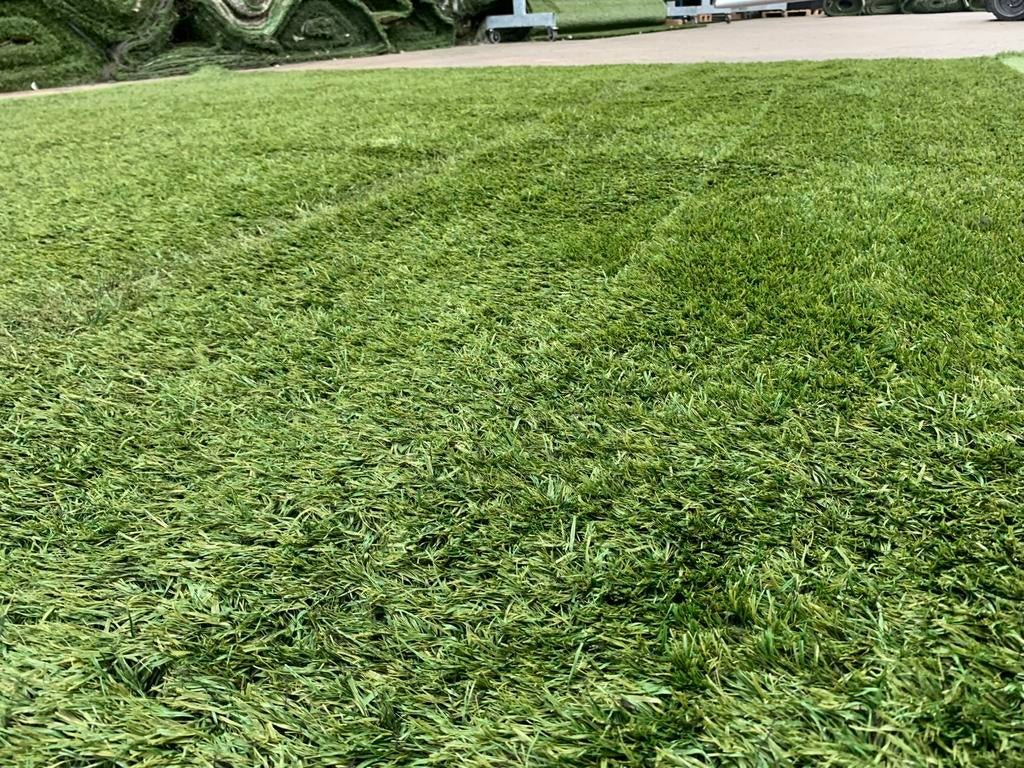 52.5m2 Kunstgras. Nog als nieuw! (3.5m x 15m) €420,-, Kunstgras, Ophalen of Verzenden, Zo goed als nieuw, Boerhaaveweg 10