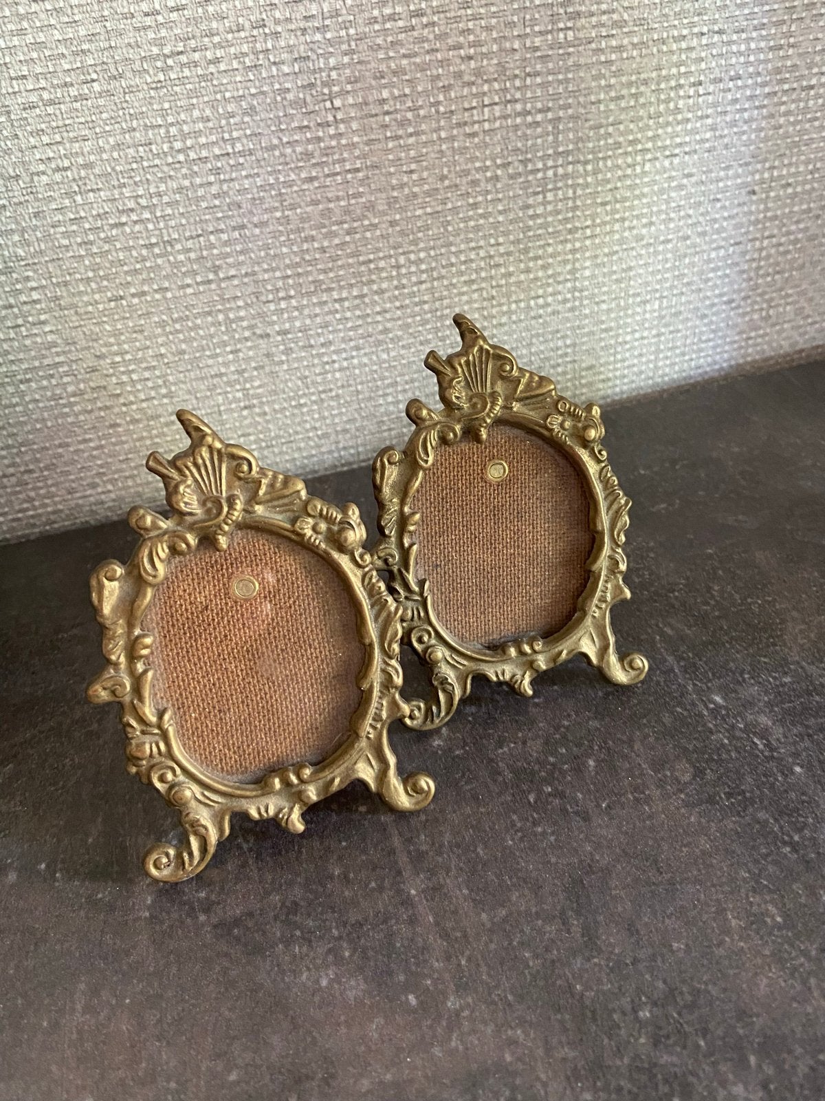 2 Antieke fotolijstjes met ezelstandaard 10,5 x 7 cm, Audio, Tv en Foto, Fotografie | Fotolijsten, Gebruikt, Met glas, Metaal