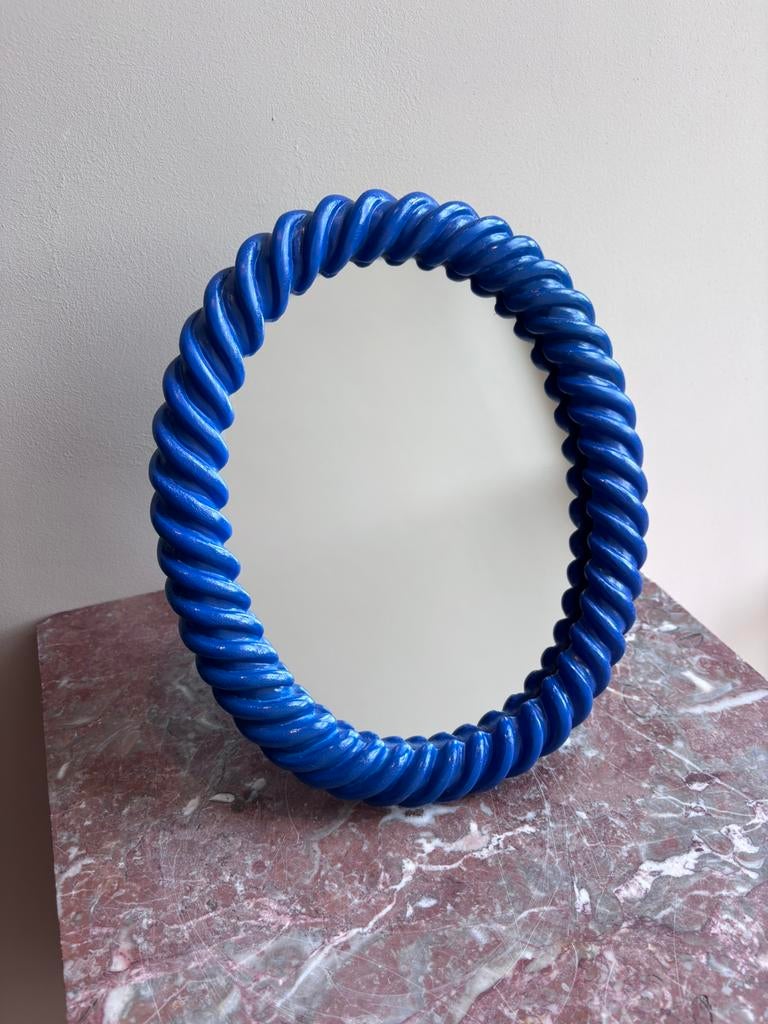 Retro tafelspiegel met blauwe rand, spiegel, Huis en Inrichting, Woonaccessoires | Spiegels, Minder dan 50 cm, Ophalen of Verzenden
