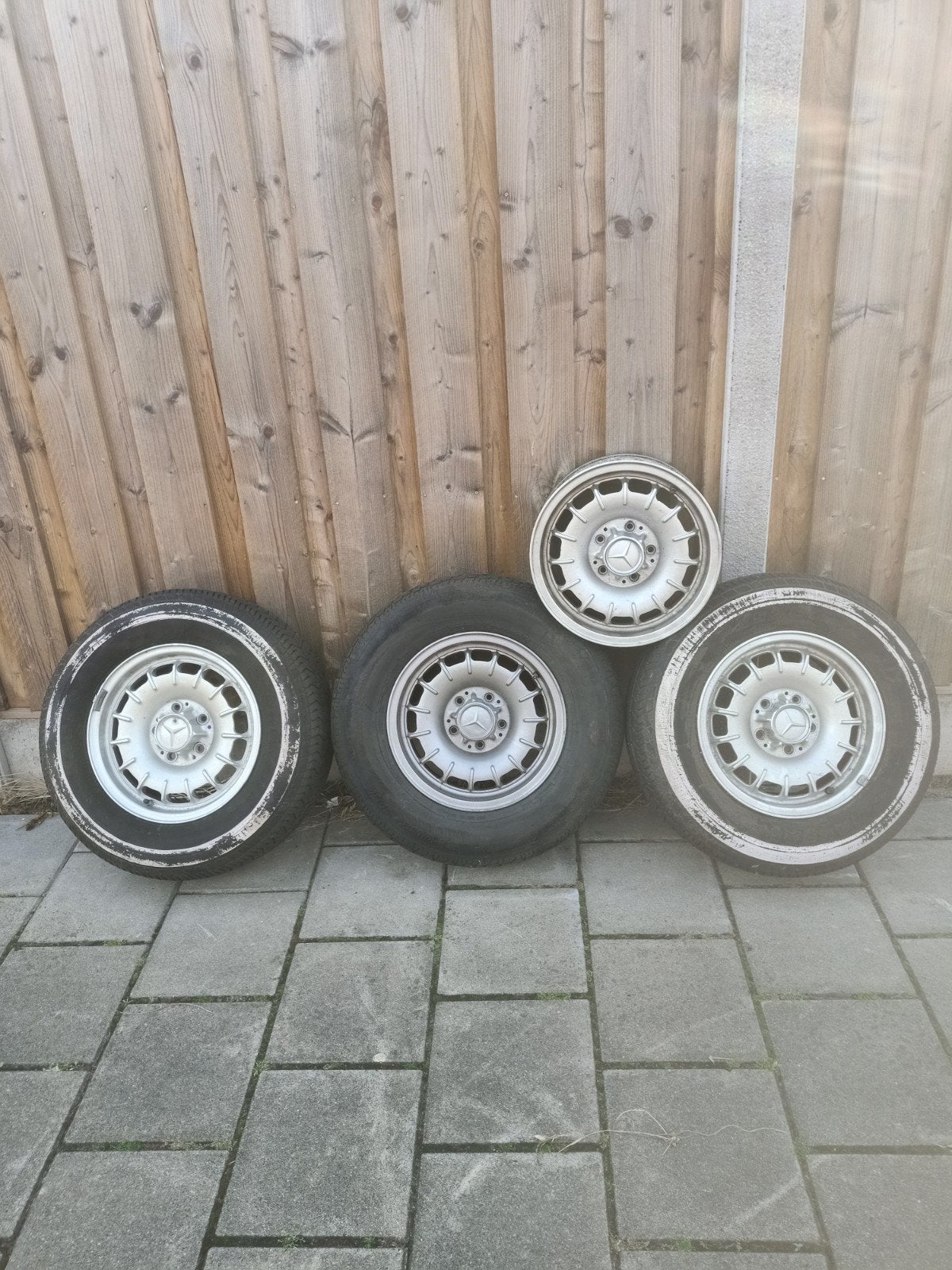 Mercedes Benz kroonkurk velgen 14 inch, Ophalen