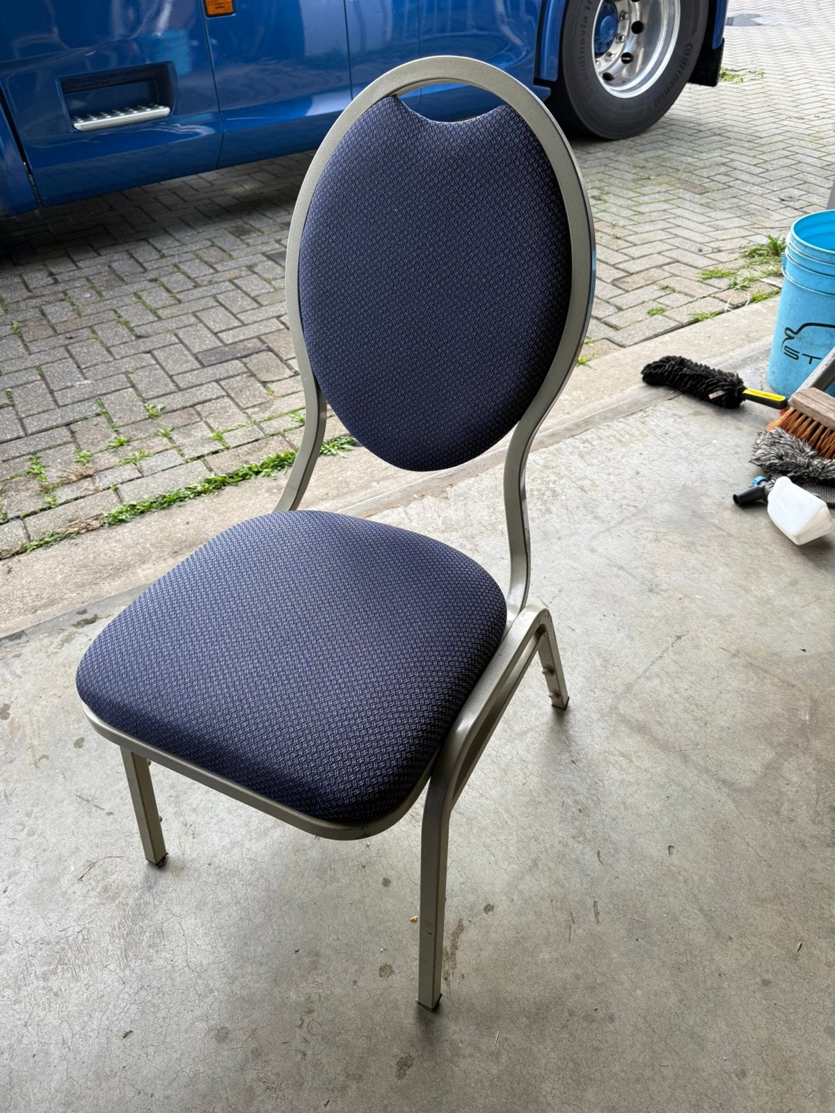 Kantine / party stoel blauw, Ophalen, Zo goed als nieuw, Blauw, Vijf, Zes of meer stoelen