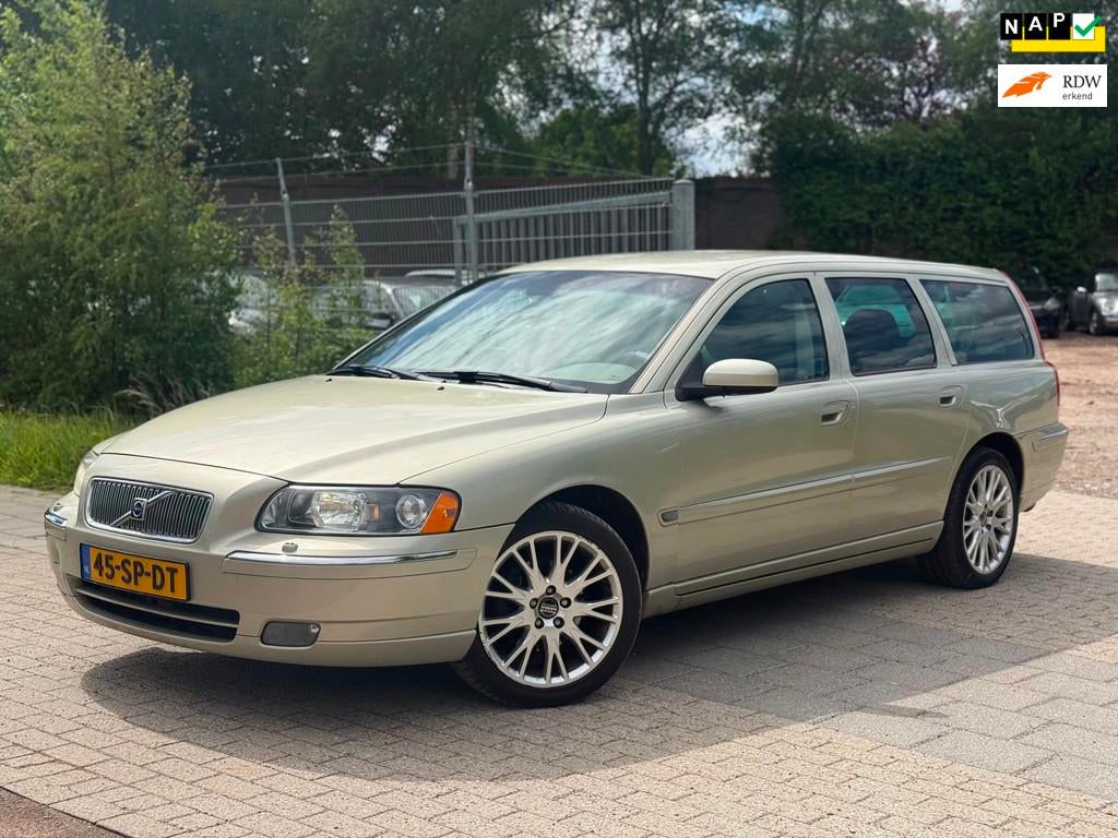 Volvo V70 2.4 D5 Summum AUTOMAAT AIRCO CRUISE PSENSOR LEDER, Diesel, 2401 cc, Euro 4, Onderhoudsboekje