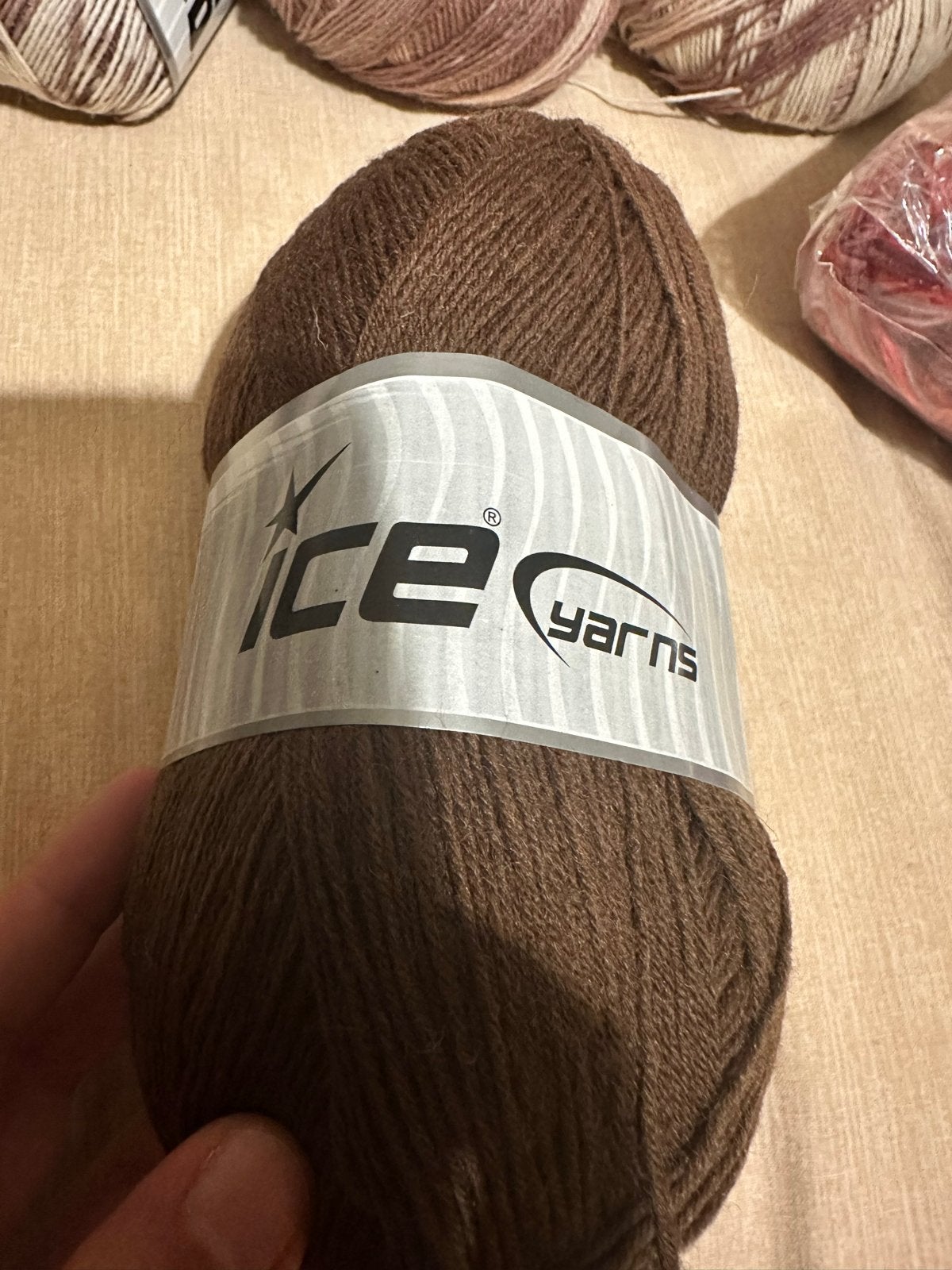 2 bollen Ice Yarns Solid Sock - Bruin (75% Wol, 25% Polyamid, Hobby en Vrije tijd, Ophalen of Verzenden, Nieuw, Breien of Haken