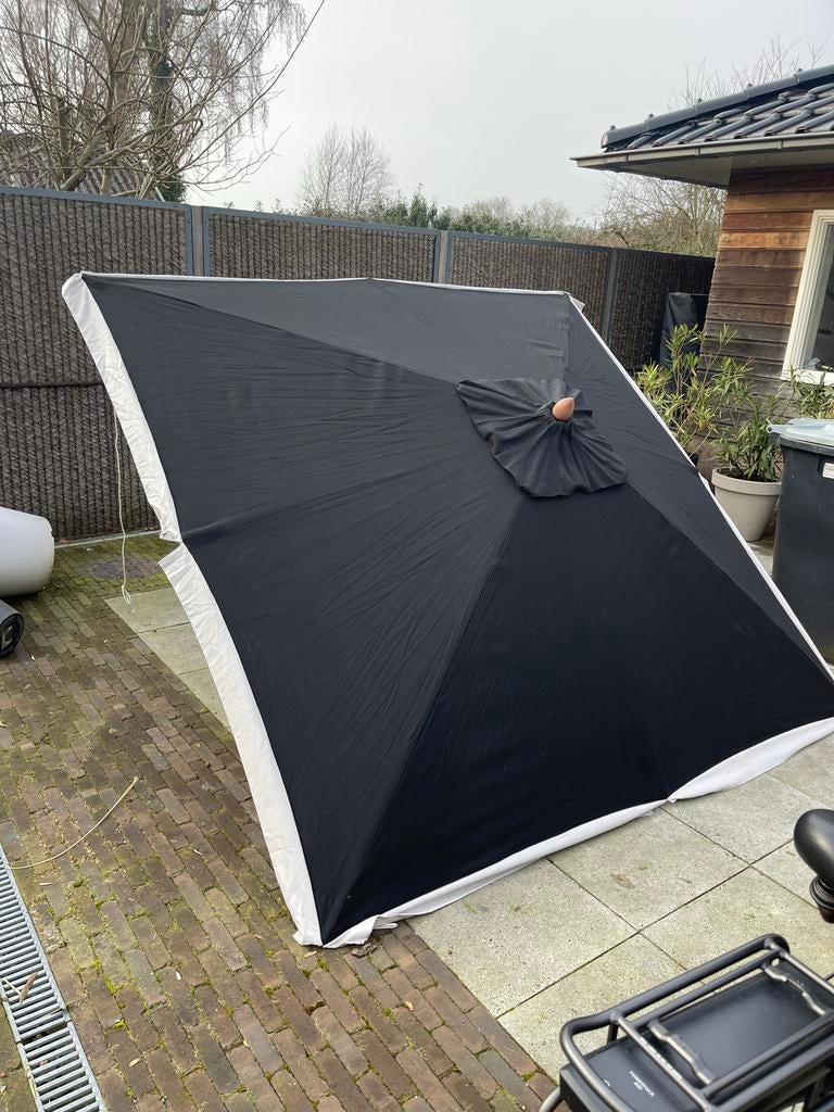 Parasol Borek zwart/crème 250x250 van hard hout, zgan, Tuin en Terras, Parasols, Ophalen of Verzenden, Zo goed als nieuw, 2 tot 3 meter