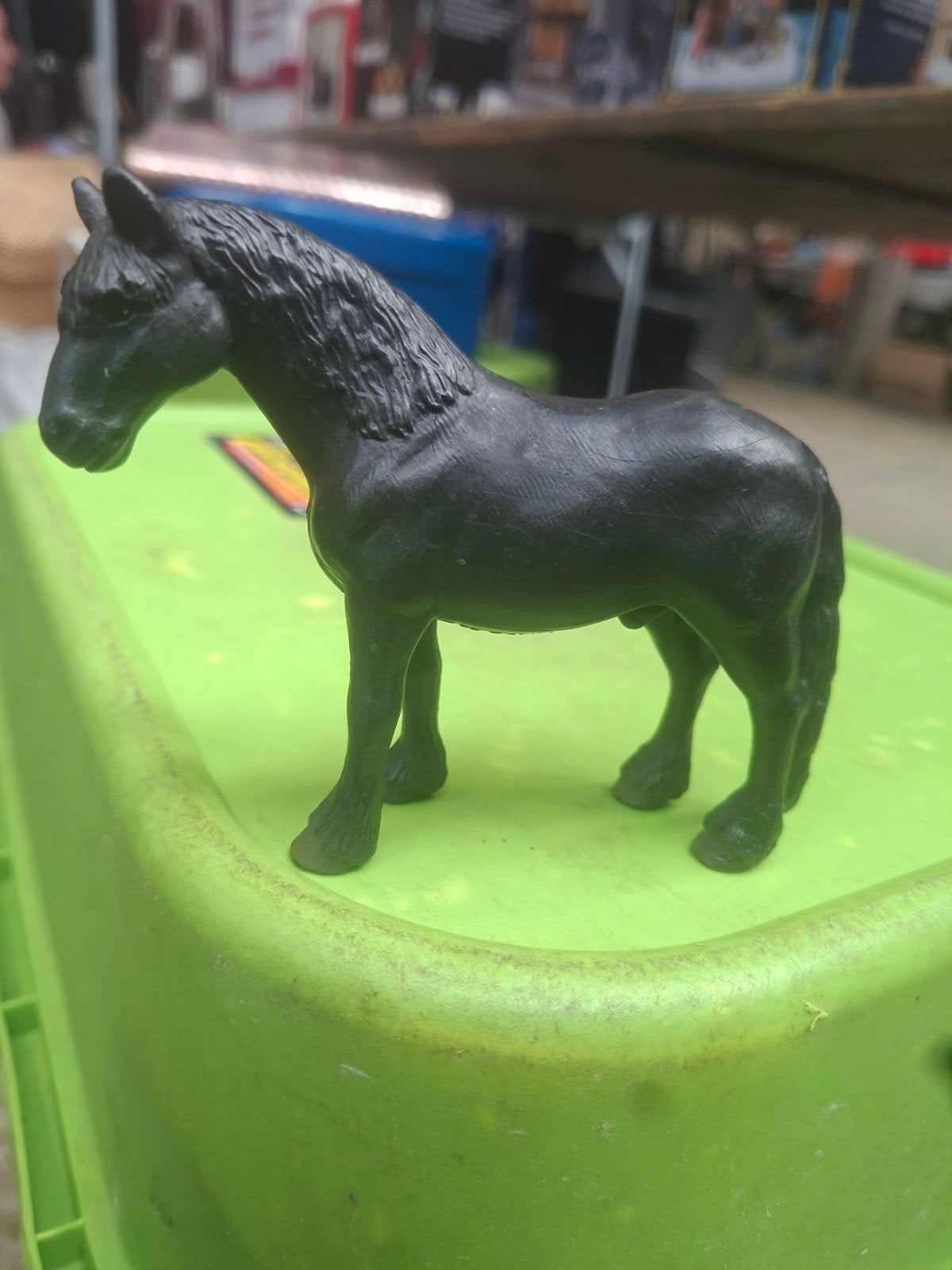 schleich fries paard hengst uit 1998, Verzamelen, Ophalen of Verzenden, Zo goed als nieuw, Paard, Beeldje of Figuurtje