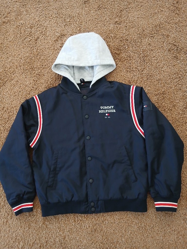 Tommy Hilfiger Jongensjas M. 152  30 euro, Kinderen en Baby's, Kinderkleding | Maat 152, Ophalen, Jongen, Jas, Tommy Hilfiger
