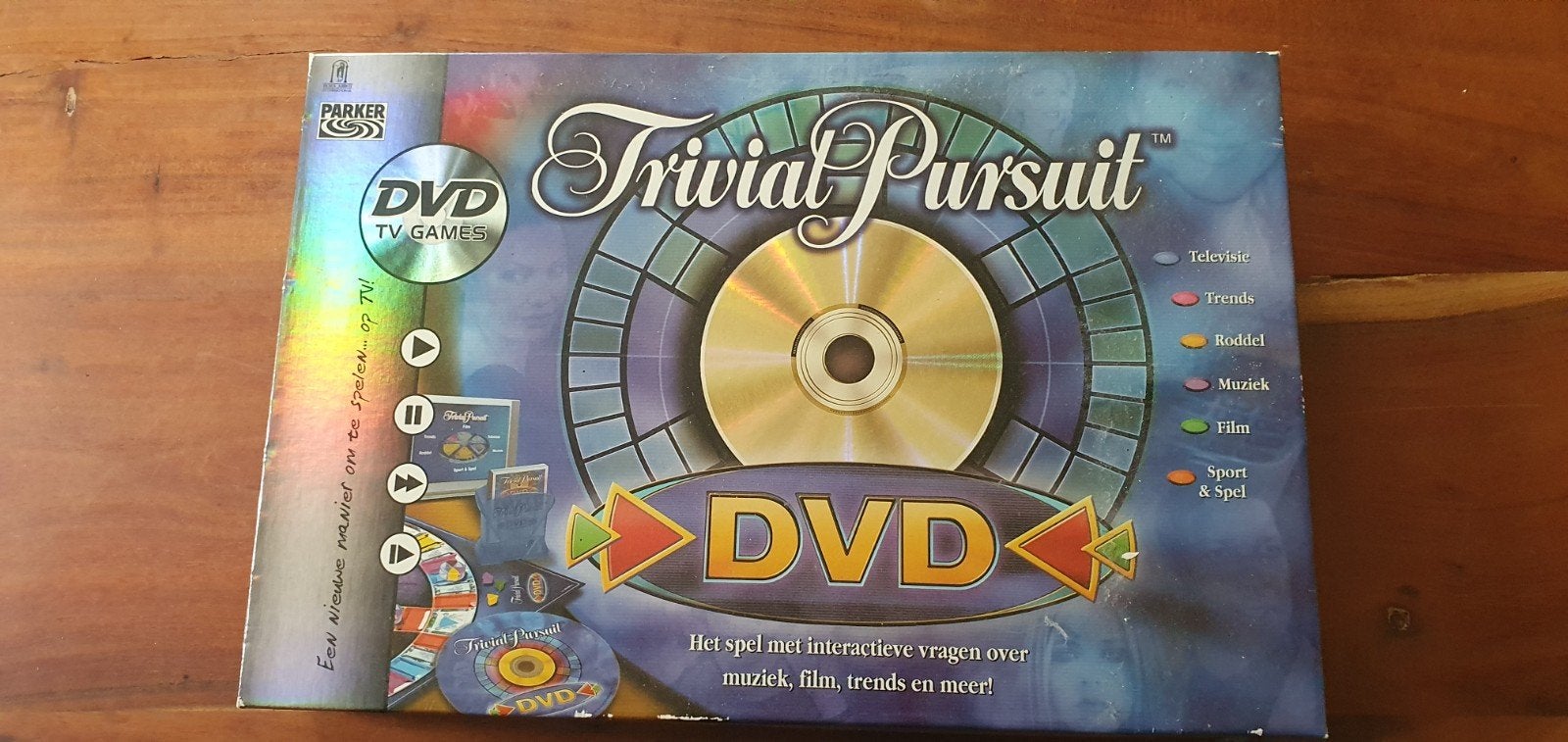 Trivial Pursuit DVD TV Games - Interactief bordspel, Hobby en Vrije tijd, Drie of vier spelers, Ophalen of Verzenden, Gebruikt