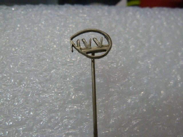 Vintage NVV Speldje - Zeldzaam verzamelobject, Verzamelen, Ophalen of Verzenden, Gebruikt, Overige onderwerpen, Speldje of Pin