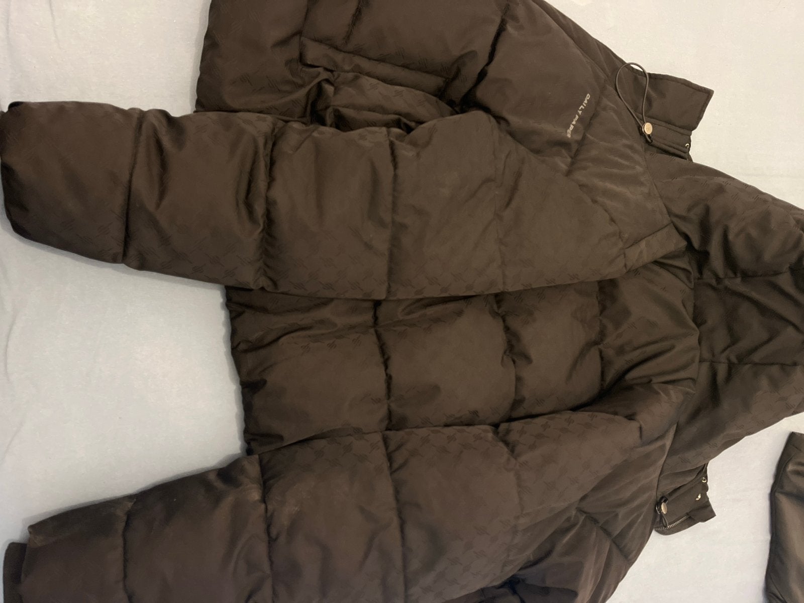 Daily Paper Puffer Jas zwart Maat M, Kleding | Dames, Ophalen, Zo goed als nieuw, Maat 38/40 (M), Bruin