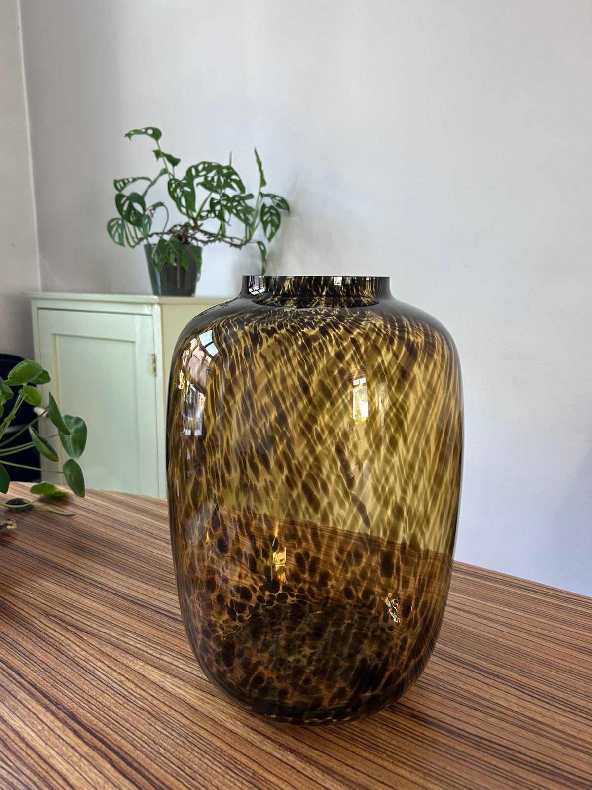 Vase The World - Artic Cheetah 25x35cm, Ophalen, Zo goed als nieuw