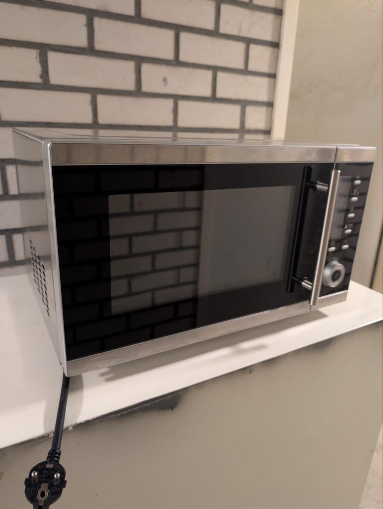 Quigg Combimagnetron 4in1 - Zo goed als nieuw, Ophalen, Combimagnetron, Minder dan 45 cm, Grill