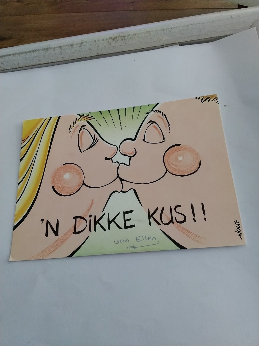 Ansichtkaart 'N Dikke Kus' van Ellen -  WOUT, Verzamelen, Ophalen of Verzenden, 1980 tot heden, Ongelopen