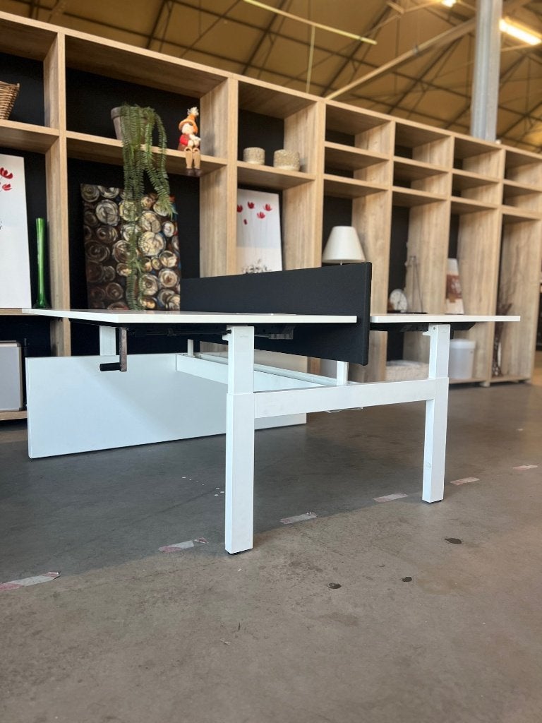 Ahrend duo-bureau met slinger/kabelgoot 275€/st, 80st, 160 cm, Gebruikt, Metaal, Ophalen of Verzenden
