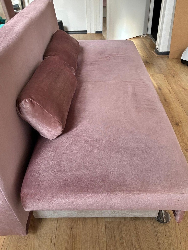 Roze velvet slaapbank – 2-persoons bed – zo goed als nieuw, Ophalen, Zo goed als nieuw, Tweepersoons, Roze