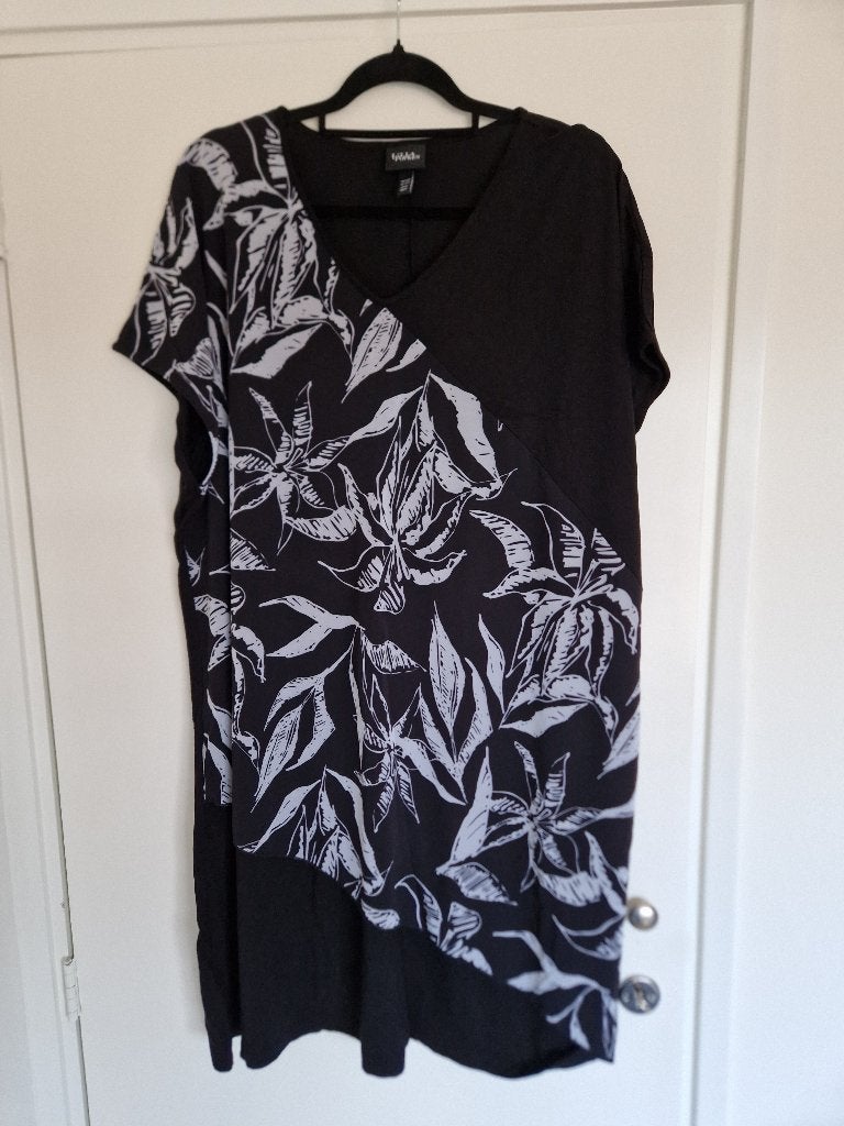 Tk leuke zwarte jersey jurk met print Ulla Popken mt 50/52, Verzenden, Nieuw, Ulla Popken, Blouse of Tuniek