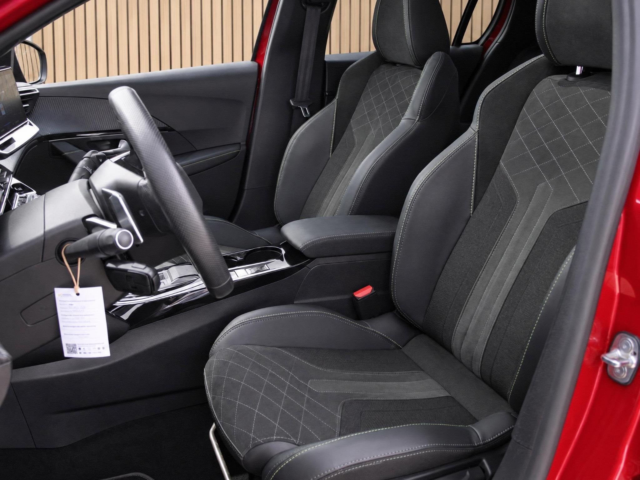 Peugeot 208 1.2 PureTech GT Pack | Stoel verwarming / Suede, 12 maanden, 101 pk, Gebruikt, Euro 6
