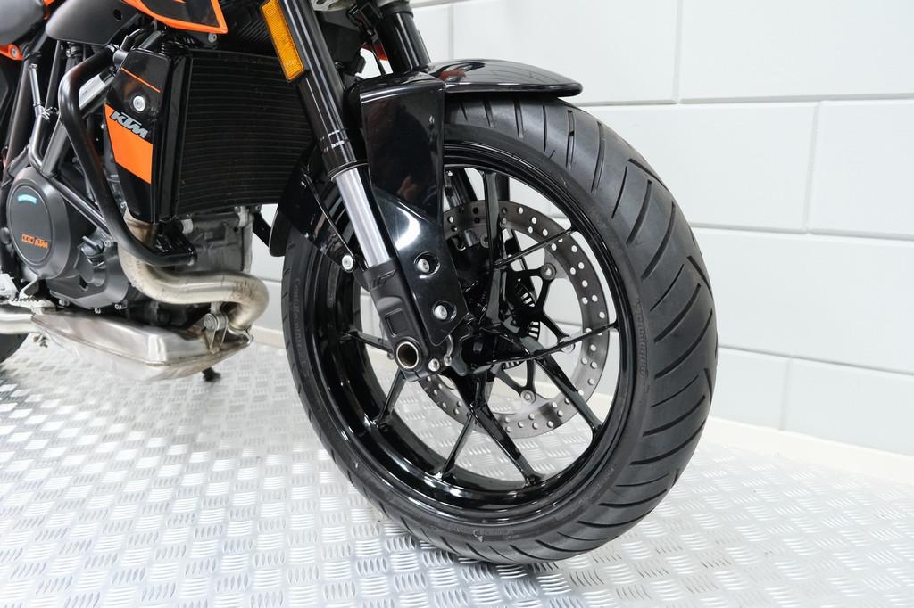 KTM 690 DUKE (bj 2017), E 3
A-5230  MATTIGHOFEN, AT, Bedrijf, Super Sport, KTM Sportmotorcycle Ned B.V.