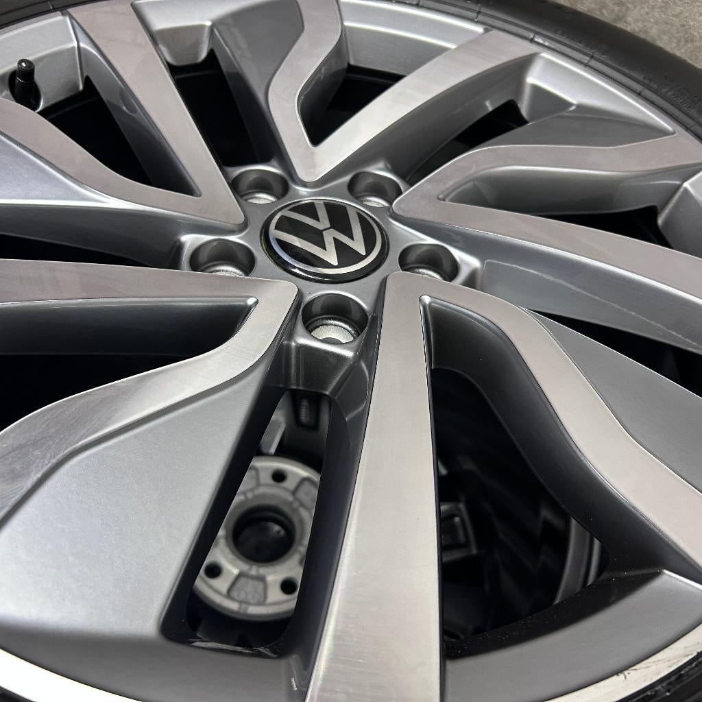 18 inch Portimao velgen + zomerbanden Volkswagen T-Roc, 18 inch, 215 mm, Banden en Velgen, Nieuw