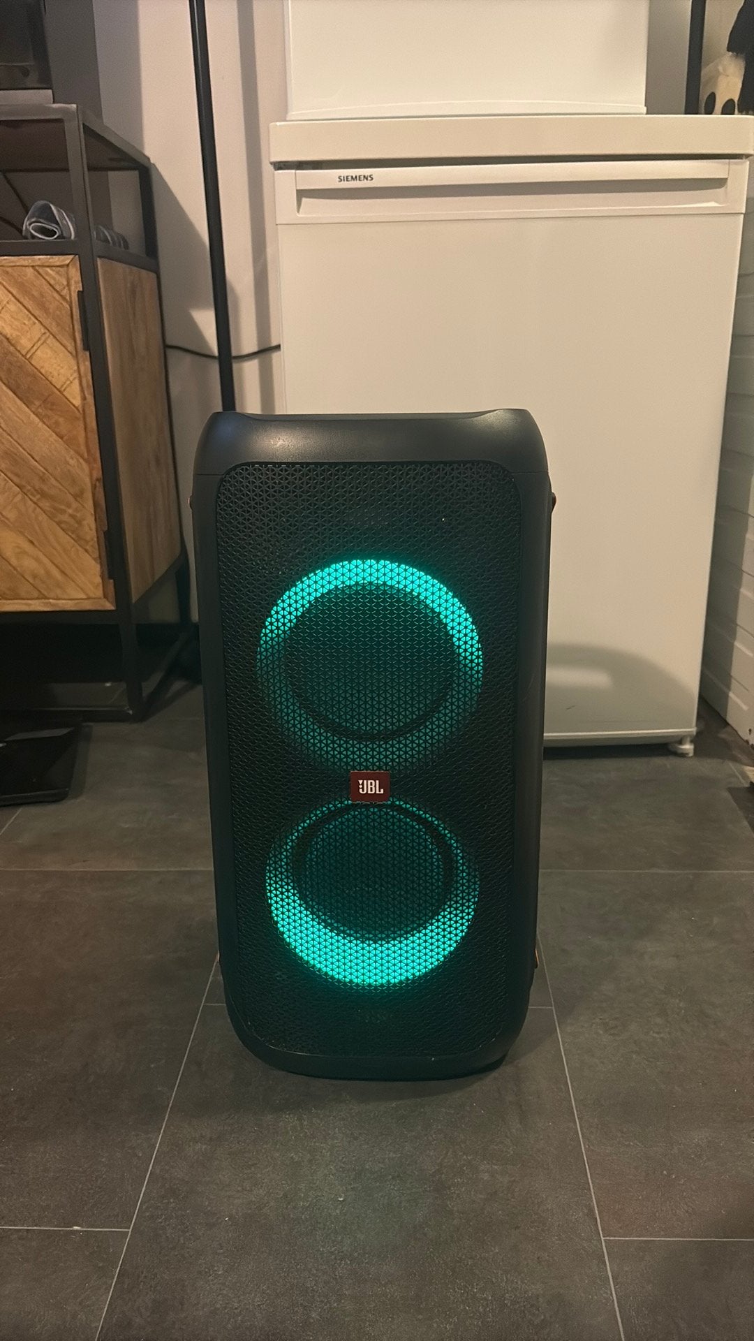 Foto 2 van jbl partybox 100