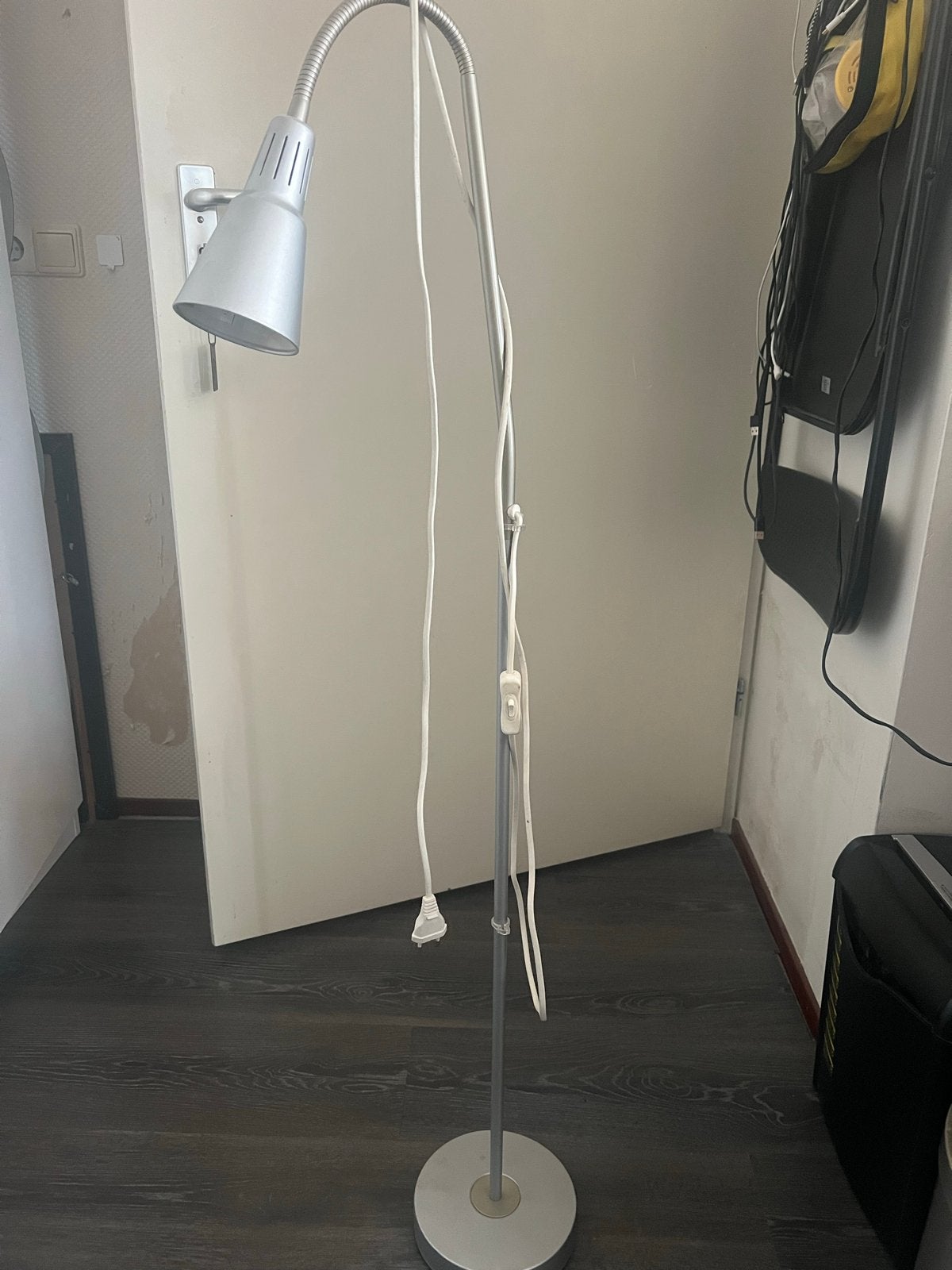 Ikea Kvart Staande Lamp - Zilverkleurig, Verstelbaar, Gebruikt, 100 tot 150 cm, E14 (klein), Ophalen of Verzenden