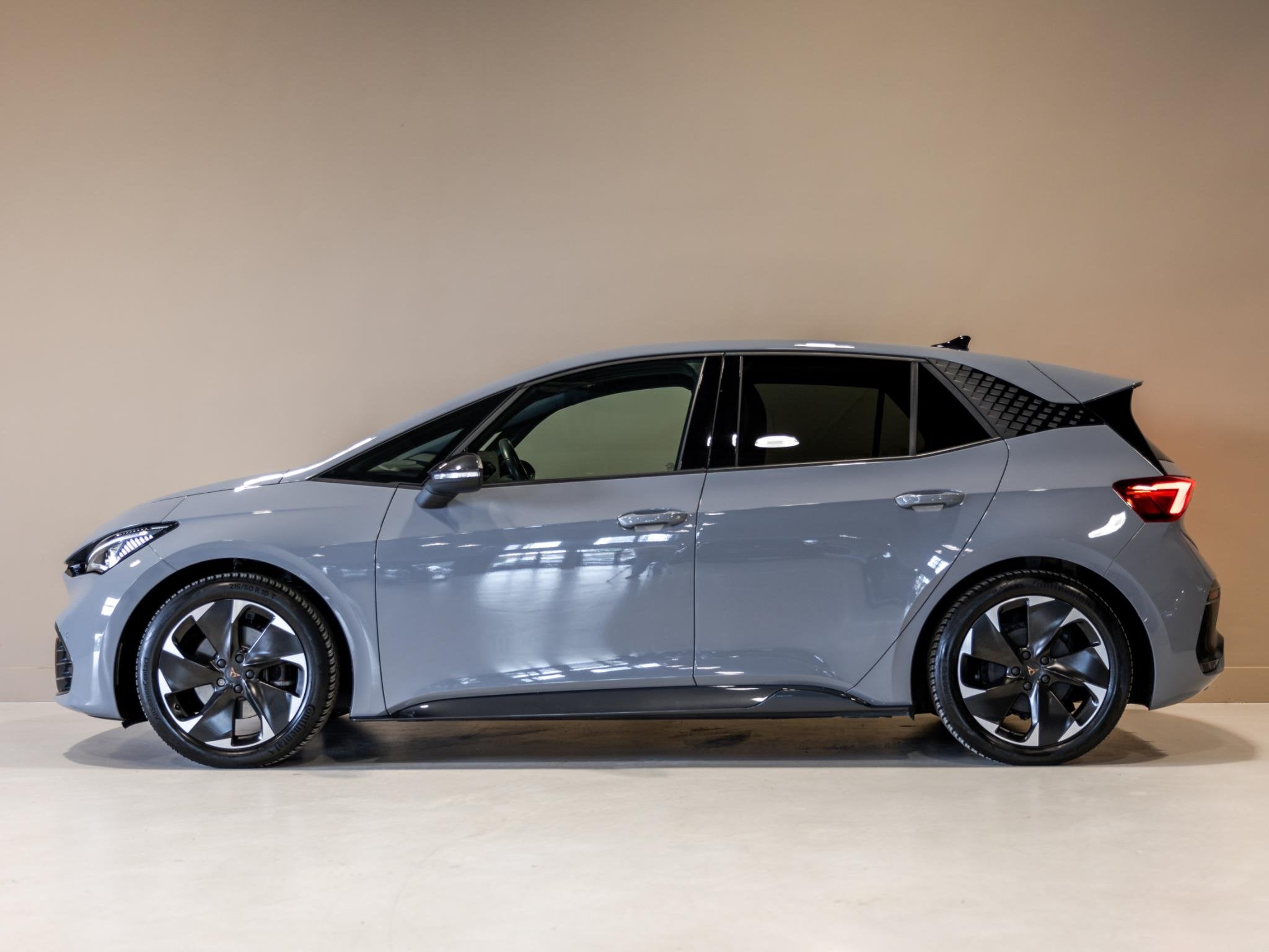 CUPRA Born Business 62 kWh SOH 91% / Achteruitrij camera /, Auto's, Automaat, Gebruikt, Met garantie (alle), Origineel Nederlands