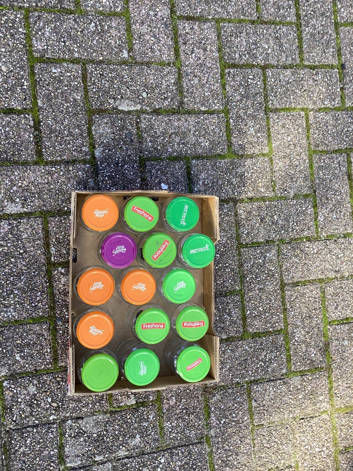 Glazen potjes, Ophalen, Gebruikt