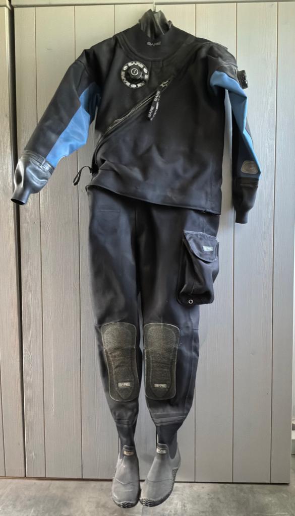 Duikpak droogpak Bare Trilam HD technology MT (F), Watersport en Boten, Duiken, Ophalen, Zo goed als nieuw, Duikpak