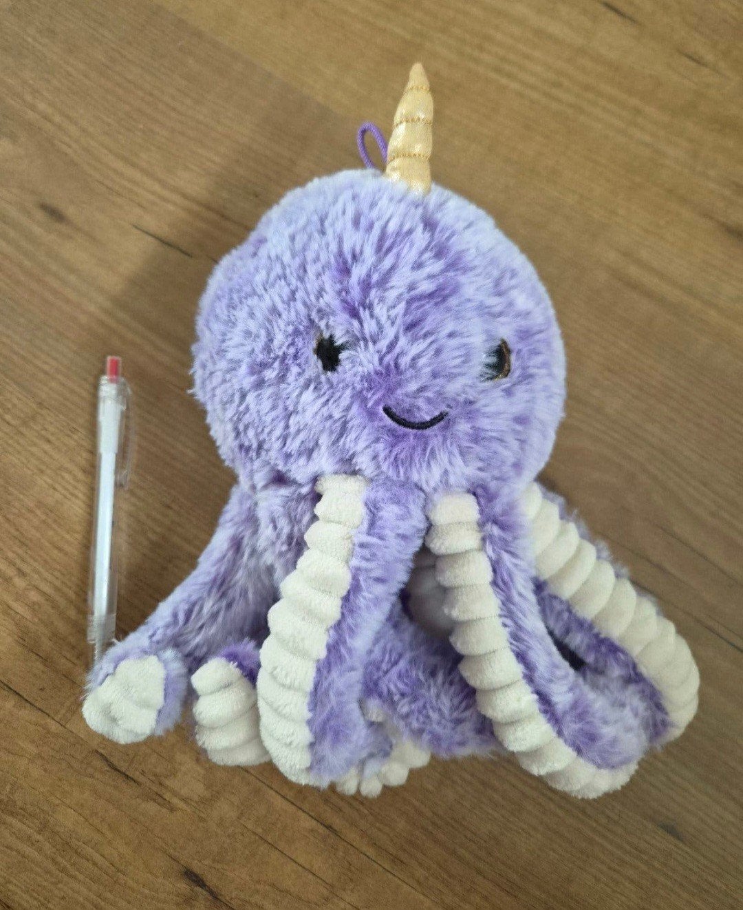 Leuke paarse octopus knuffel met hoorn - Zo goed als nieuw, Paars, Overige typen, Ophalen of Verzenden, Zo goed als nieuw