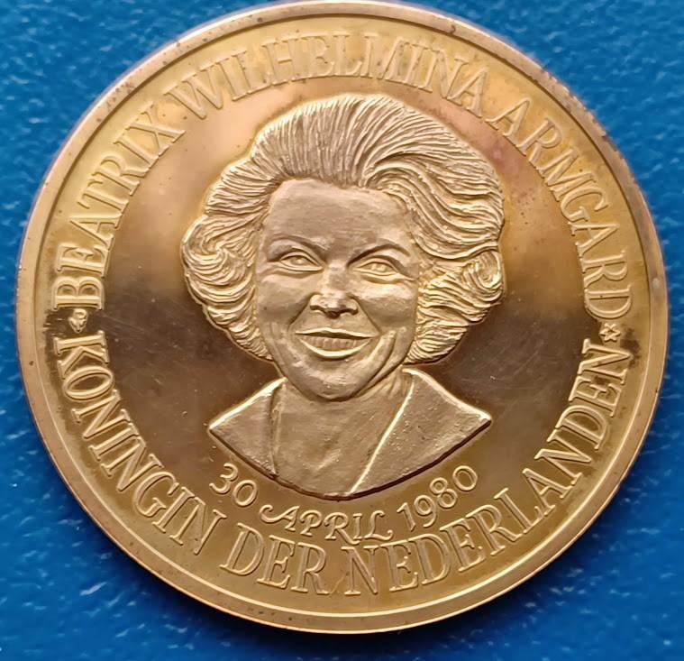 Herdenkingsuitgifte Kroning van Koningin Beatrix - 1980, Verzenden, Brons, Nederland