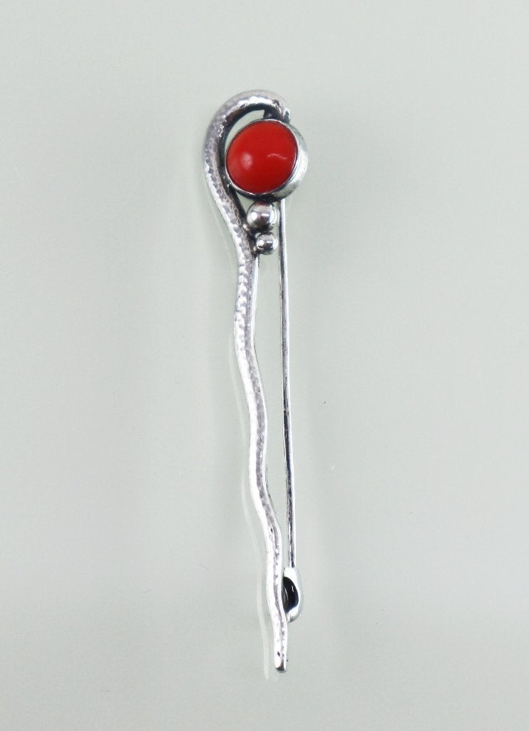 Gehamerde zilveren broche bloedkoraal Art Deco ca. 1930, Sieraden, Tassen en Uiterlijk, Ophalen of Verzenden, Zilver, Broche, Met edelsteen