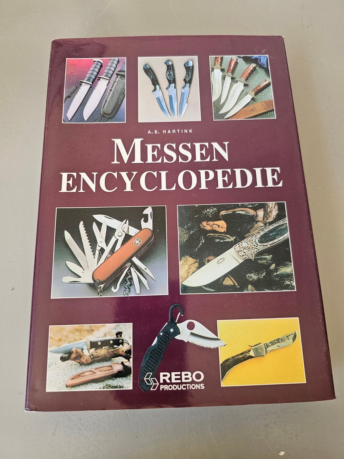 A.E. Hartink - Geillustreerde messen encyclopedie, Ophalen of Verzenden, Zo goed als nieuw, A.E. Hartink