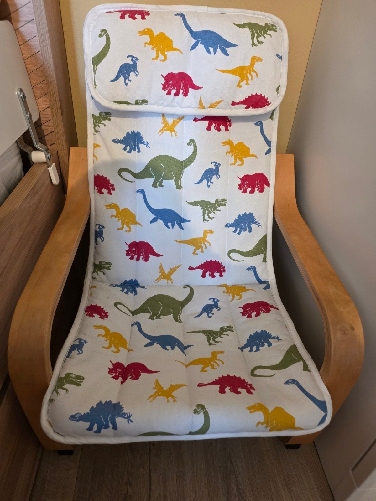 stoeltje voor kinderkamer Dino's, Ophalen, Zo goed als nieuw, Stoel(en)