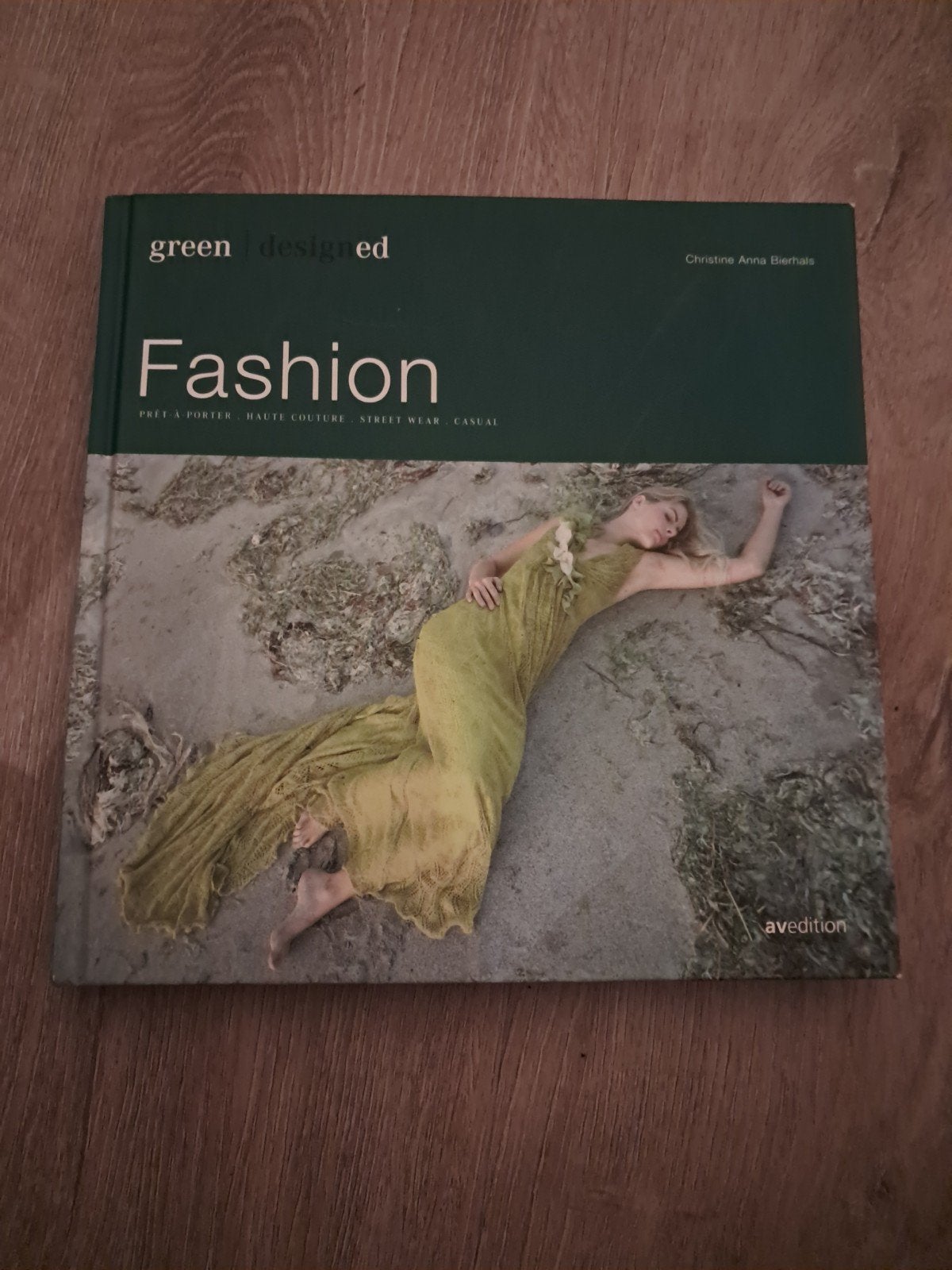 cc Green Designed Fashion Boek - Christine Anna Bierhals, Boeken, Ophalen of Verzenden, Zo goed als nieuw, Mode algemeen, Christine Anna Bierhals