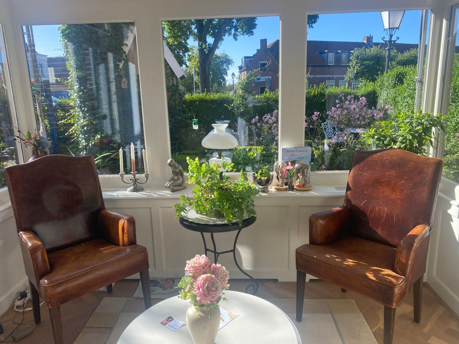 Twee klassieke leren fauteuils - Bruin, Huis en Inrichting, Ophalen, Gebruikt, Twee, Bruin