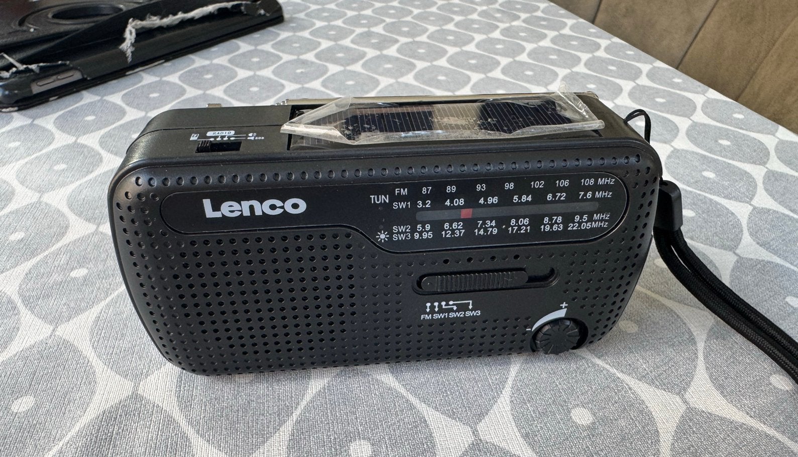 Lenco MCR-113BK Noodradio Solar/Opwindbaar Zo Goed Als Nieuw, Ophalen of Verzenden, Zo goed als nieuw
